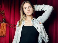 HarleyMoore - female with brown hair and  small tits webcam at LiveJasmin