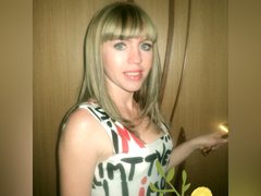 HayleyXRise - female with brown hair and  big tits webcam at ImLive