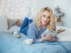 HEARTBREAKABLE - blond female with  big tits webcam at ImLive