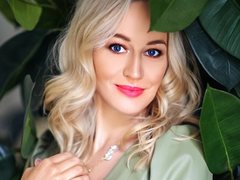 HEARTBREAKABLE - blond female with  big tits webcam at ImLive