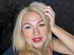 HelenOnelove - blond female webcam at LiveJasmin