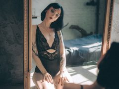 HollyVexx - female with black hair webcam at ImLive