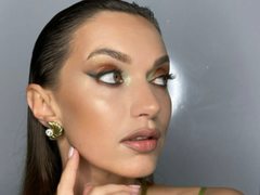 HoneyRusete - female with brown hair webcam at ImLive