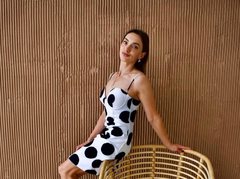 HoneyRusete - female with brown hair webcam at ImLive