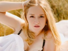 HoneydewMolly - blond female with  big tits webcam at ImLive