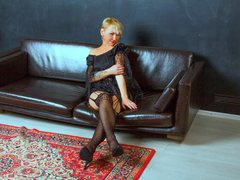 HornyHelly - blond female webcam at ImLive