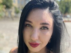 HotBestia from xLoveCam