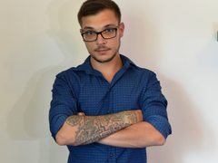 HotCarl from xLoveCam