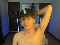 HottLoverForU69 - male webcam at xLoveCam