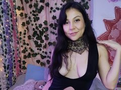 Hunny_Bunny - female with brown hair webcam at ImLive