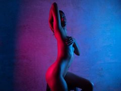 Emily_Flores_ from ImLive