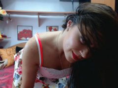 NiaElyse - female with brown hair webcam at LiveJasmin