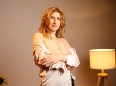 InnaWilliams - blond female webcam at LiveJasmin