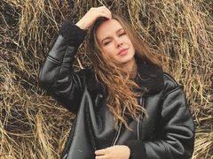 IrisFlorency - female with brown hair webcam at LiveJasmin