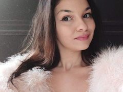 IvyCharlotte - female with brown hair and  big tits webcam at ImLive