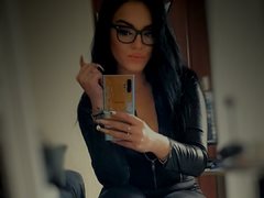 LourdesIch - female with black hair and  big tits webcam at ImLive