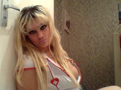 JAKKILOUISEID - blond female with  small tits webcam at ImLive