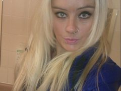 JAKKILOUISEID - blond female with  small tits webcam at ImLive