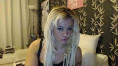 JAKKILOUISEID - blond female with  small tits webcam at ImLive