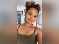 Jarevava - female with brown hair and  small tits webcam at ImLive