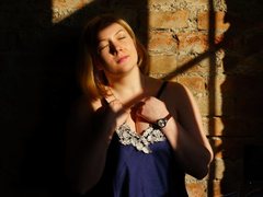 JessicaBright - blond female with  small tits webcam at ImLive