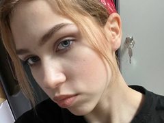 JessicaSodi - female with brown hair webcam at LiveJasmin