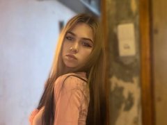 JessicaSodi - female with brown hair webcam at LiveJasmin