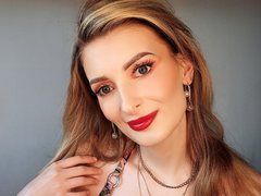 JeydaaD - blond female with  big tits webcam at ImLive
