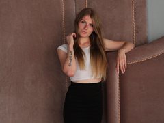 JinnaGreat - female with brown hair and  small tits webcam at ImLive