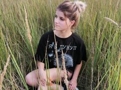 JoOlson - female webcam at xLoveCam
