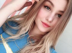 JoanLaVida20 - female with black hair and  small tits webcam at ImLive