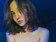 JoanLaVida20 - female with black hair and  small tits webcam at ImLive