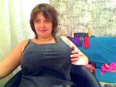 JollyWidow - female with red hair and  big tits webcam at ImLive