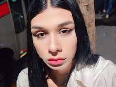 JonAhh from xLoveCam