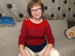 johnny1256378 - female with brown hair webcam at ImLive