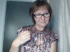 johnny1256378 - female with brown hair webcam at ImLive