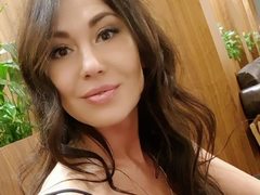 JulianaGold33 from ImLive