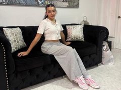 JulietaMarquez - female with black hair webcam at LiveJasmin