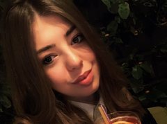 Julietta - female with brown hair webcam at ImLive