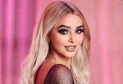 JuliaDesire - blond female with  big tits webcam at ImLive