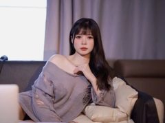 Jussie18 - female with black hair and  big tits webcam at ImLive