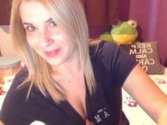 JustKarina - blond female with  big tits webcam at ImLive