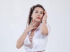 KarinaSweets - female with brown hair and  big tits webcam at LiveJasmin