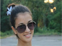 Karinabrunette - female with black hair and  small tits webcam at ImLive