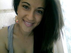 Karinabrunette - female with black hair and  small tits webcam at ImLive
