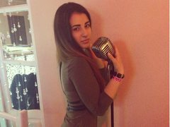 Karinabrunette - female with black hair and  small tits webcam at ImLive
