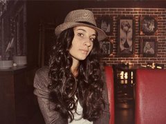 Karinabrunette - female with black hair and  small tits webcam at ImLive