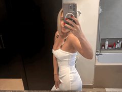 KarmaBeach - female webcam at ImLive