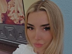 KarolinaSakura2 from ImLive
