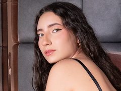 KatiaMilan - female with brown hair webcam at ImLive